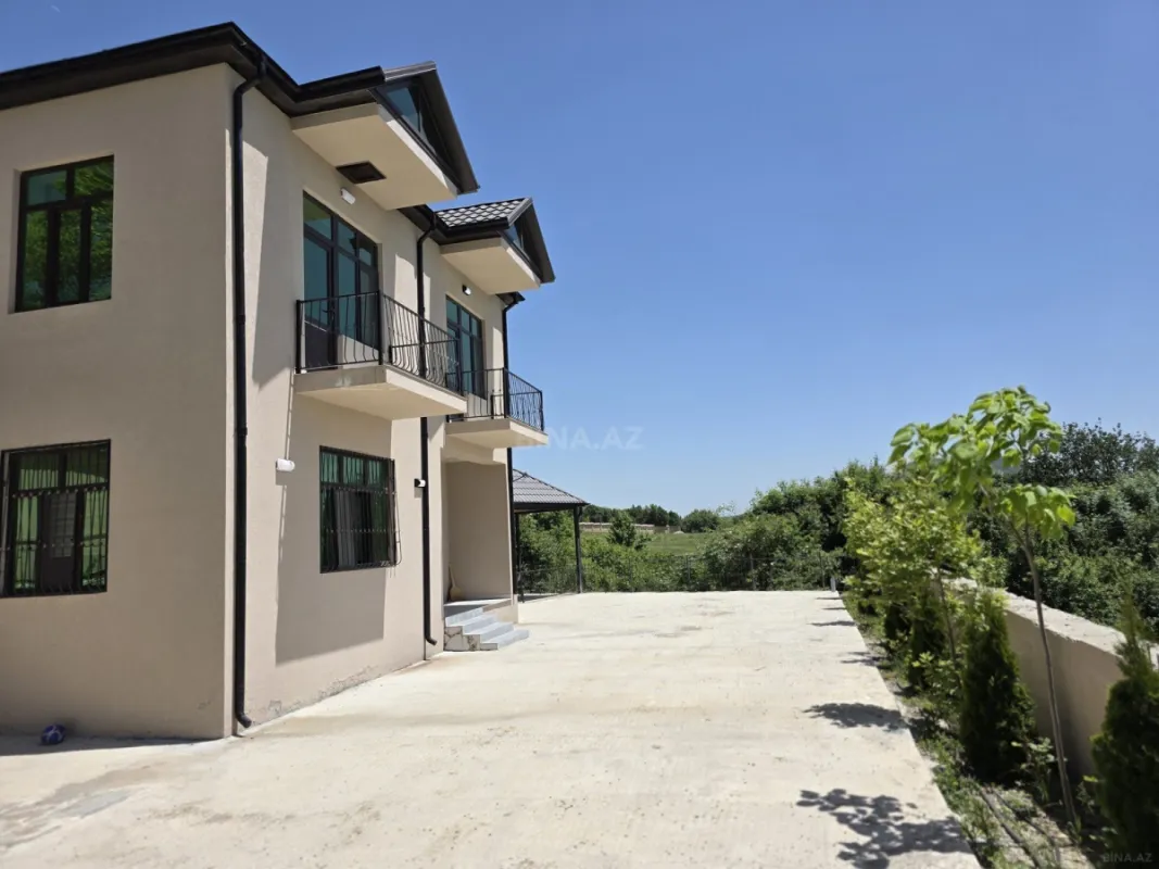 Satılır 4 otaqlı həyət evi 200 m²