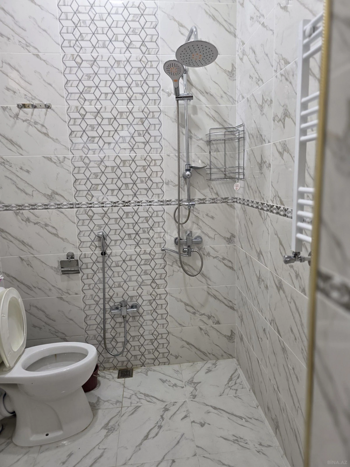 Satılır 4 otaqlı həyət evi 200 m²