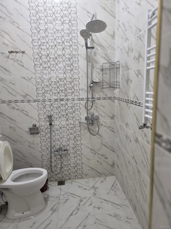 Satılır 4 otaqlı həyət evi 200 m²