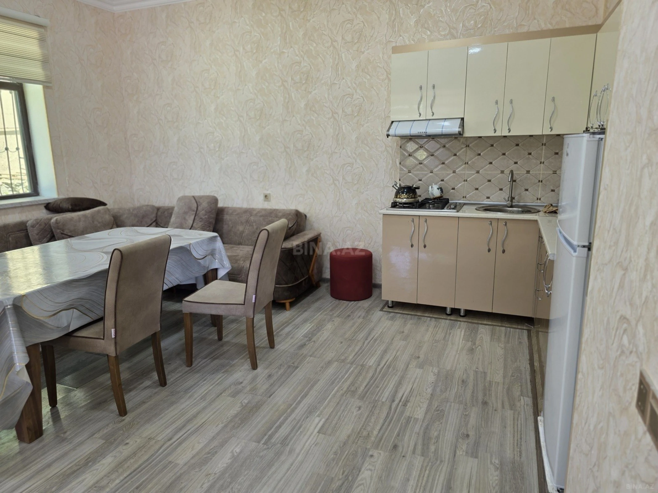 Satılır 4 otaqlı həyət evi 200 m²