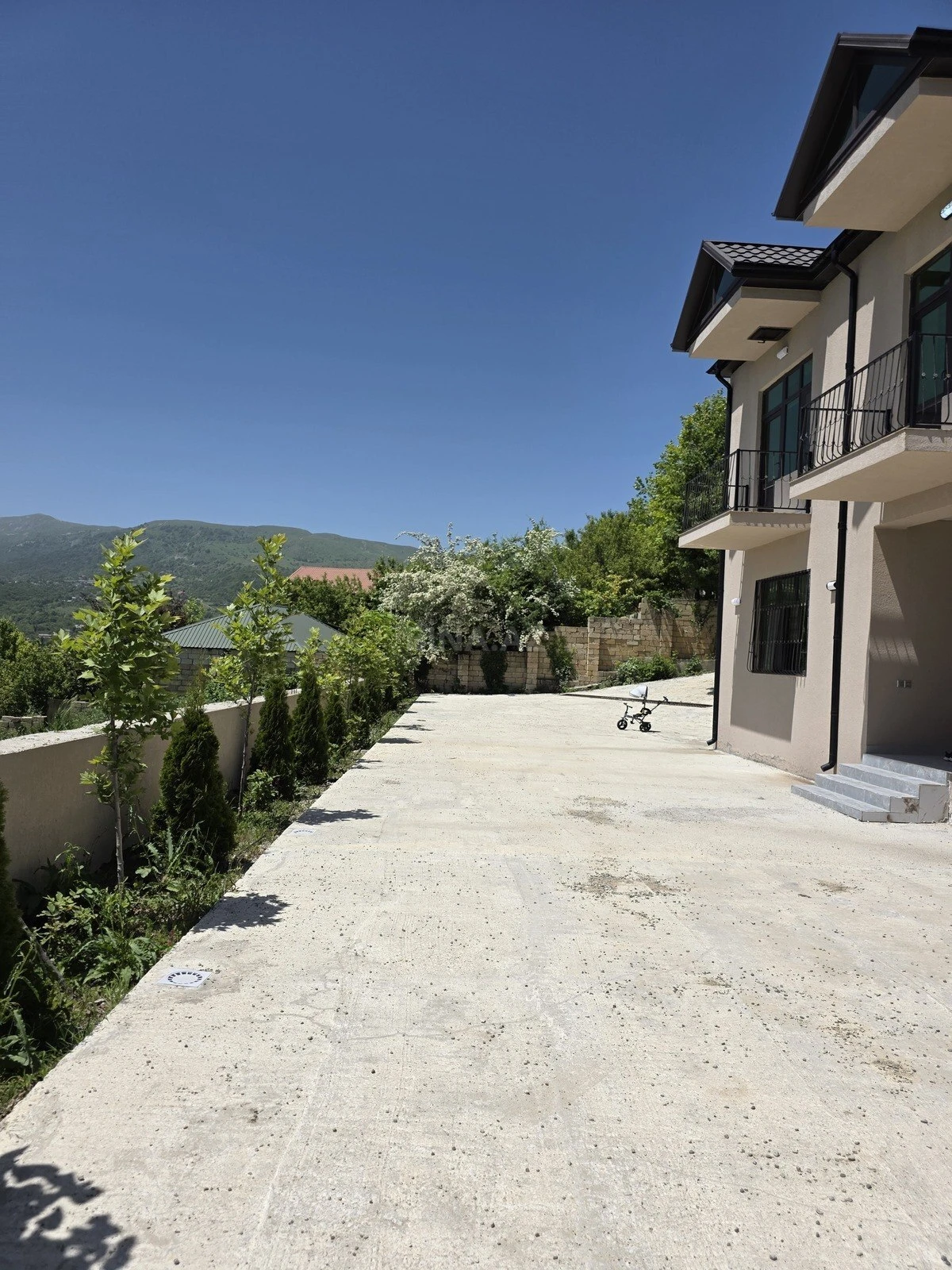 Satılır 4 otaqlı həyət evi 200 m²