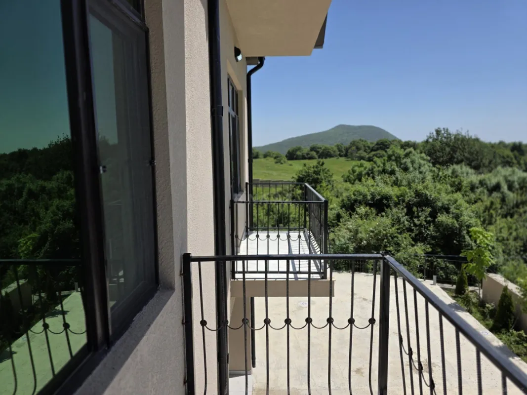 Satılır 4 otaqlı həyət evi 200 m²