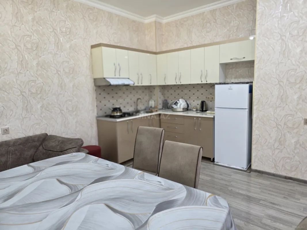 Satılır 4 otaqlı həyət evi 200 m²