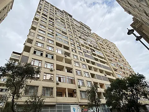 Satılır 4 otaqlı mənzil 215 m² — Bakı, Nəsimi 4 otaq 215.00 m²