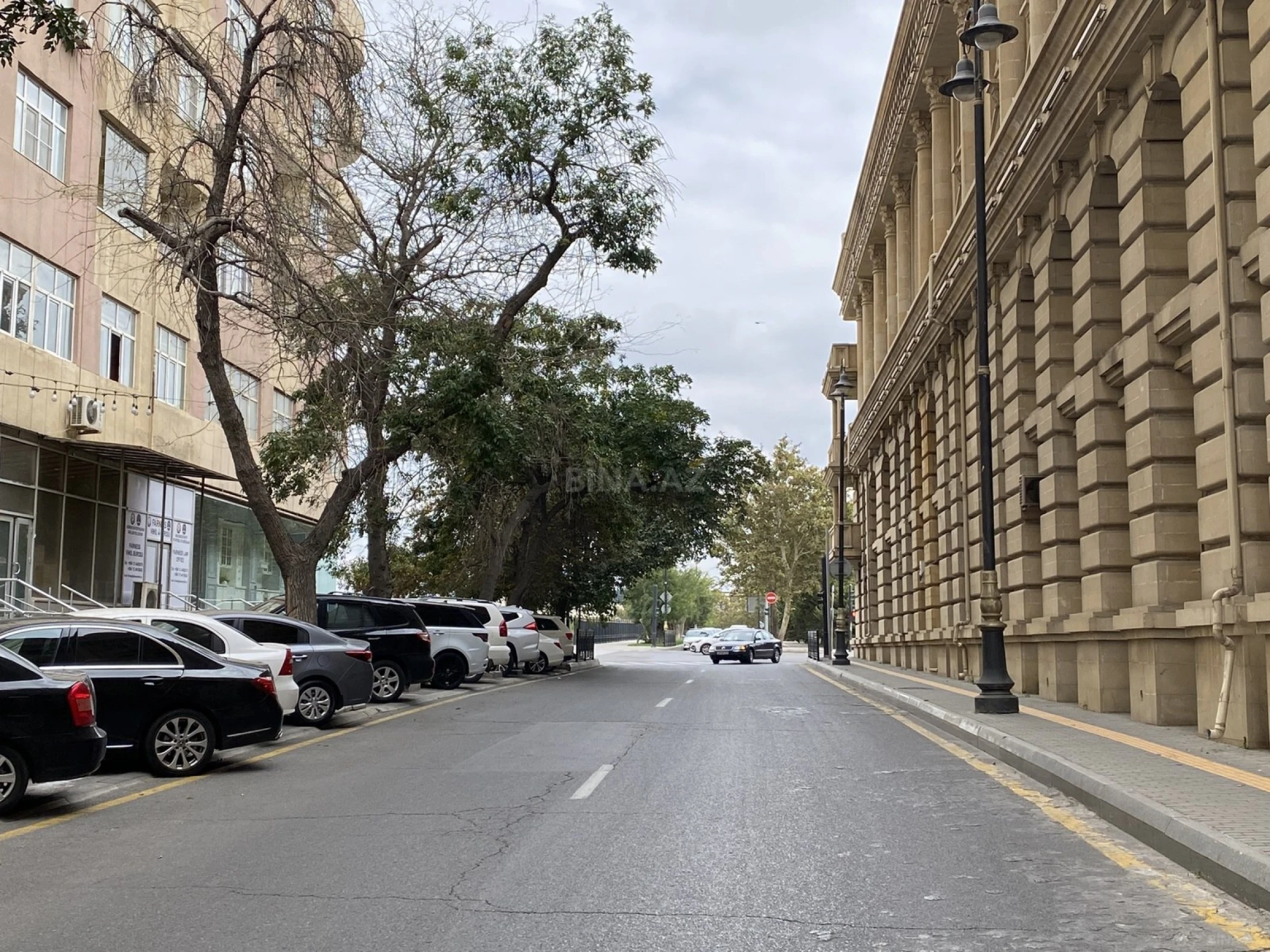 Satılır 4 otaqlı mənzil 215 m²