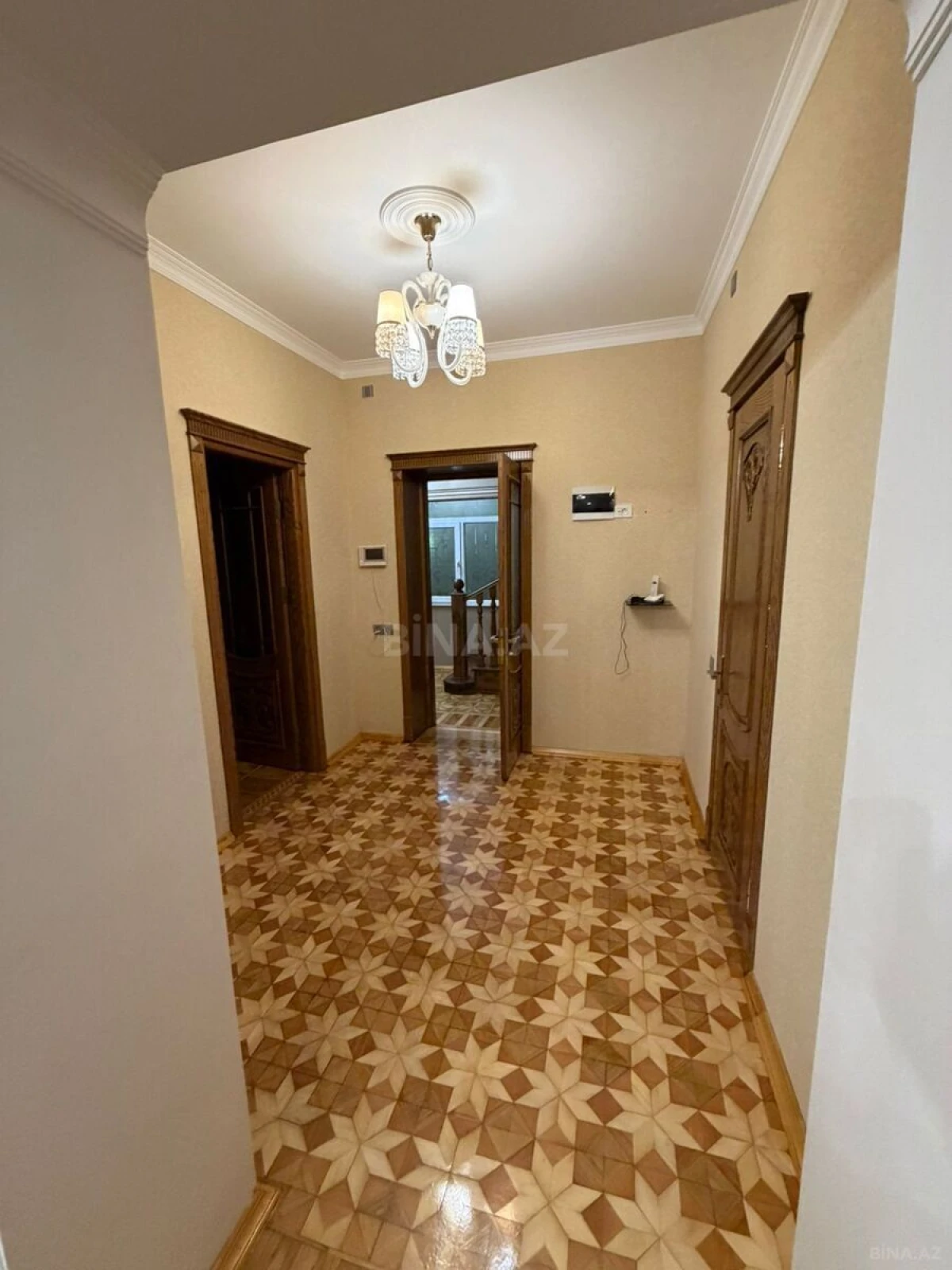 Satılır 6 otaqlı həyət evi 340 m²