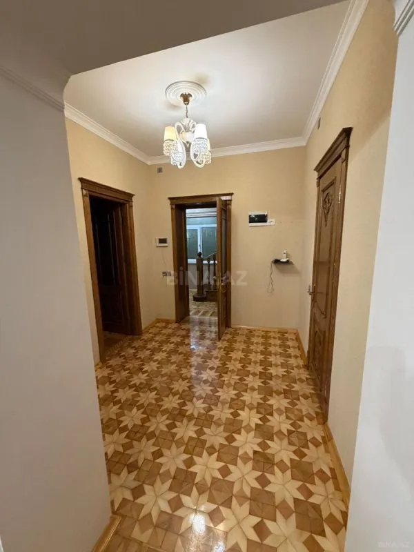 Satılır 6 otaqlı həyət evi 340 m²