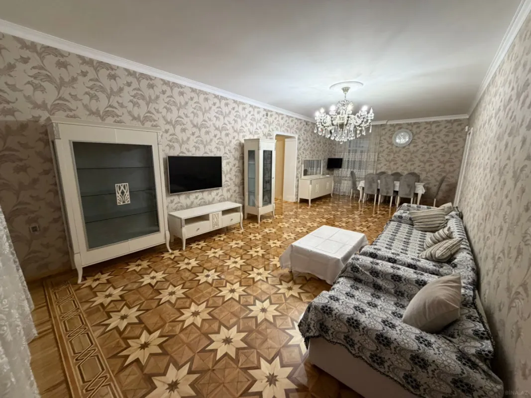 Satılır 6 otaqlı həyət evi 340 m²