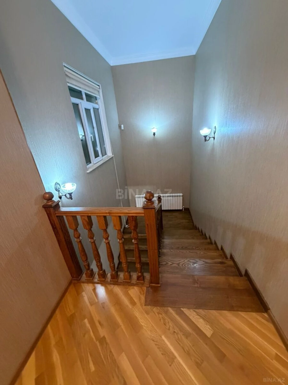 Satılır 6 otaqlı həyət evi 340 m²