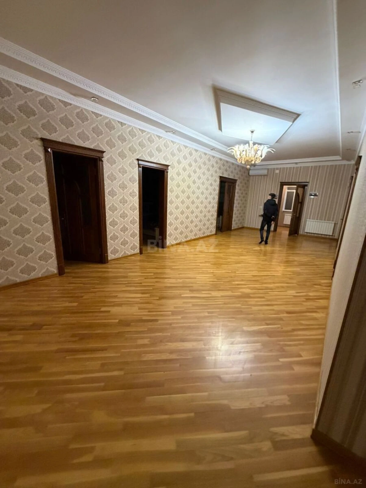 Satılır 6 otaqlı həyət evi 340 m²
