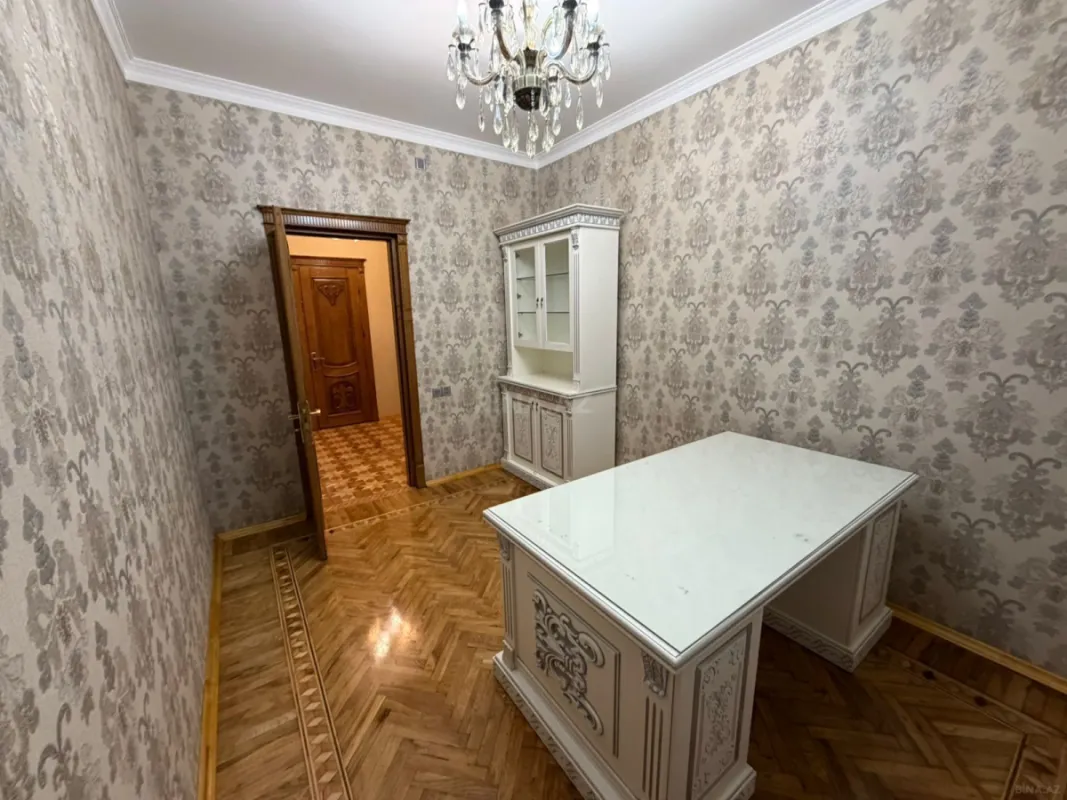 Satılır 6 otaqlı həyət evi 340 m²