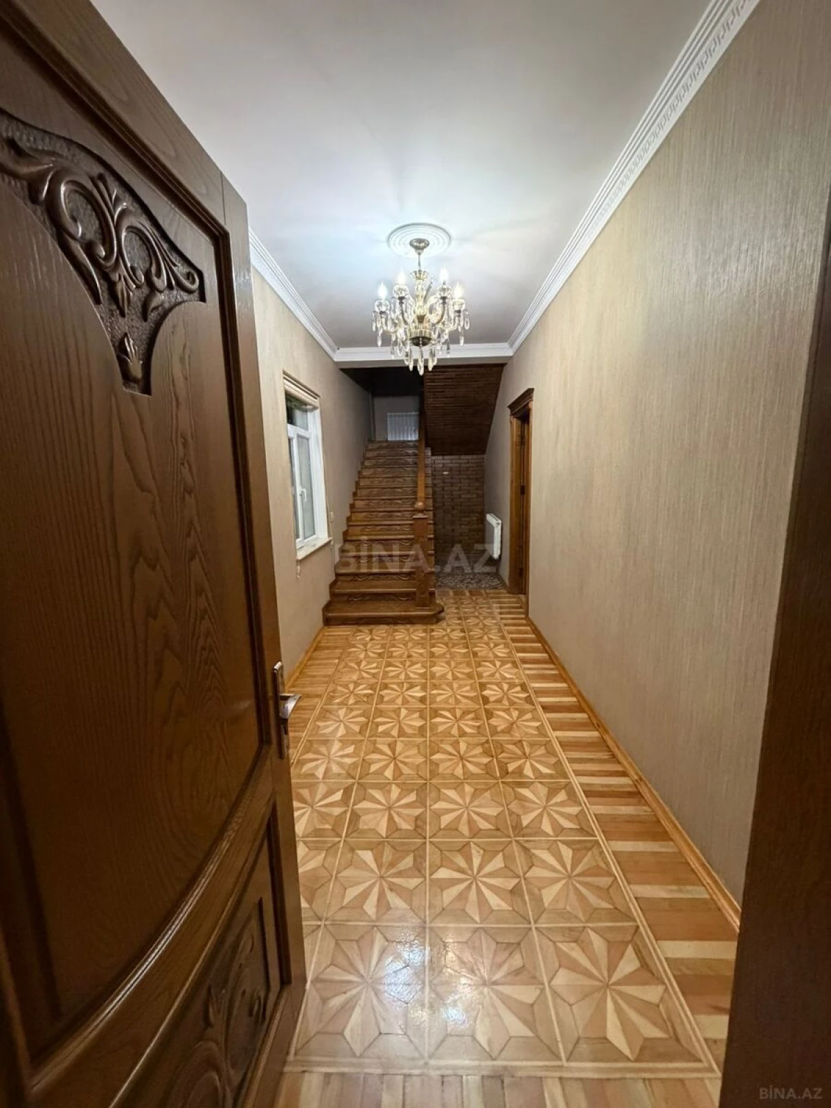 Satılır 6 otaqlı həyət evi 340 m²