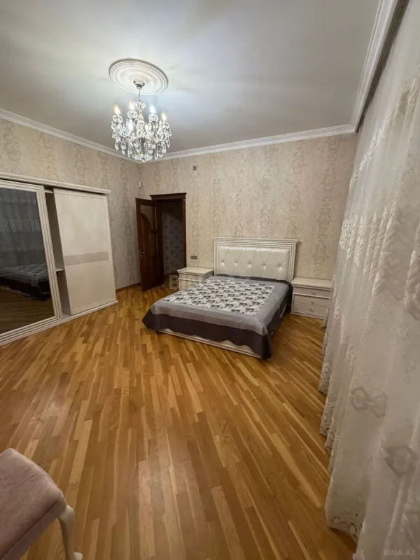 Satılır 6 otaqlı həyət evi 340 m²