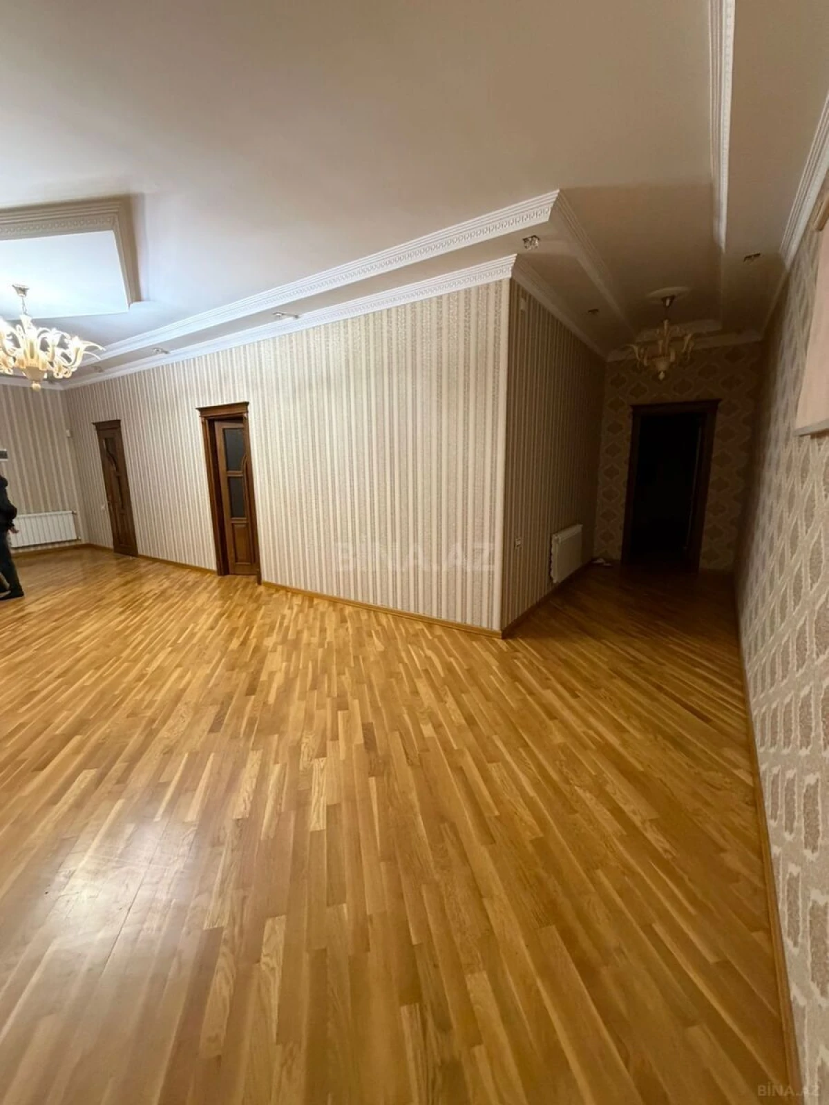 Satılır 6 otaqlı həyət evi 340 m²
