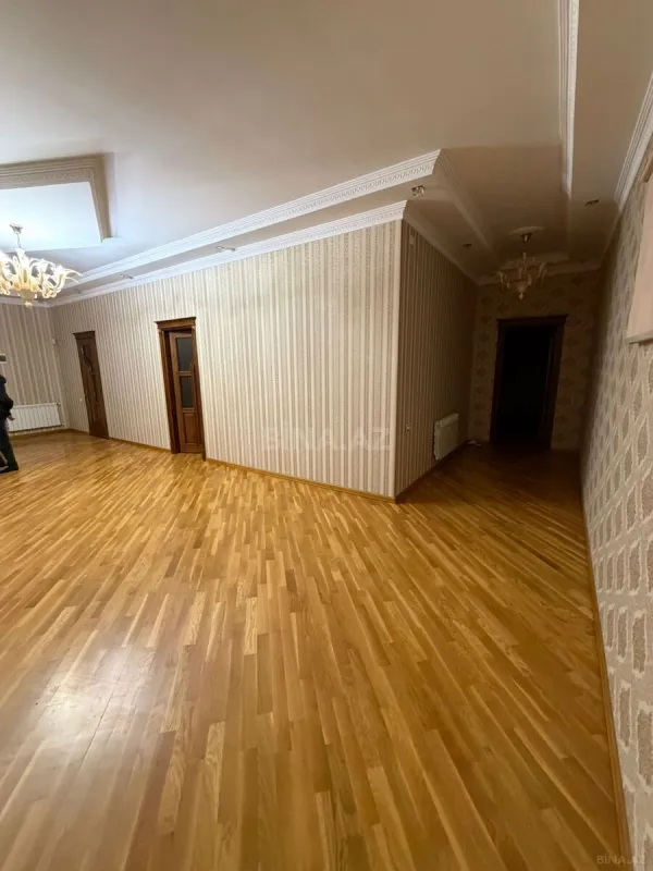 Satılır 6 otaqlı həyət evi 340 m²
