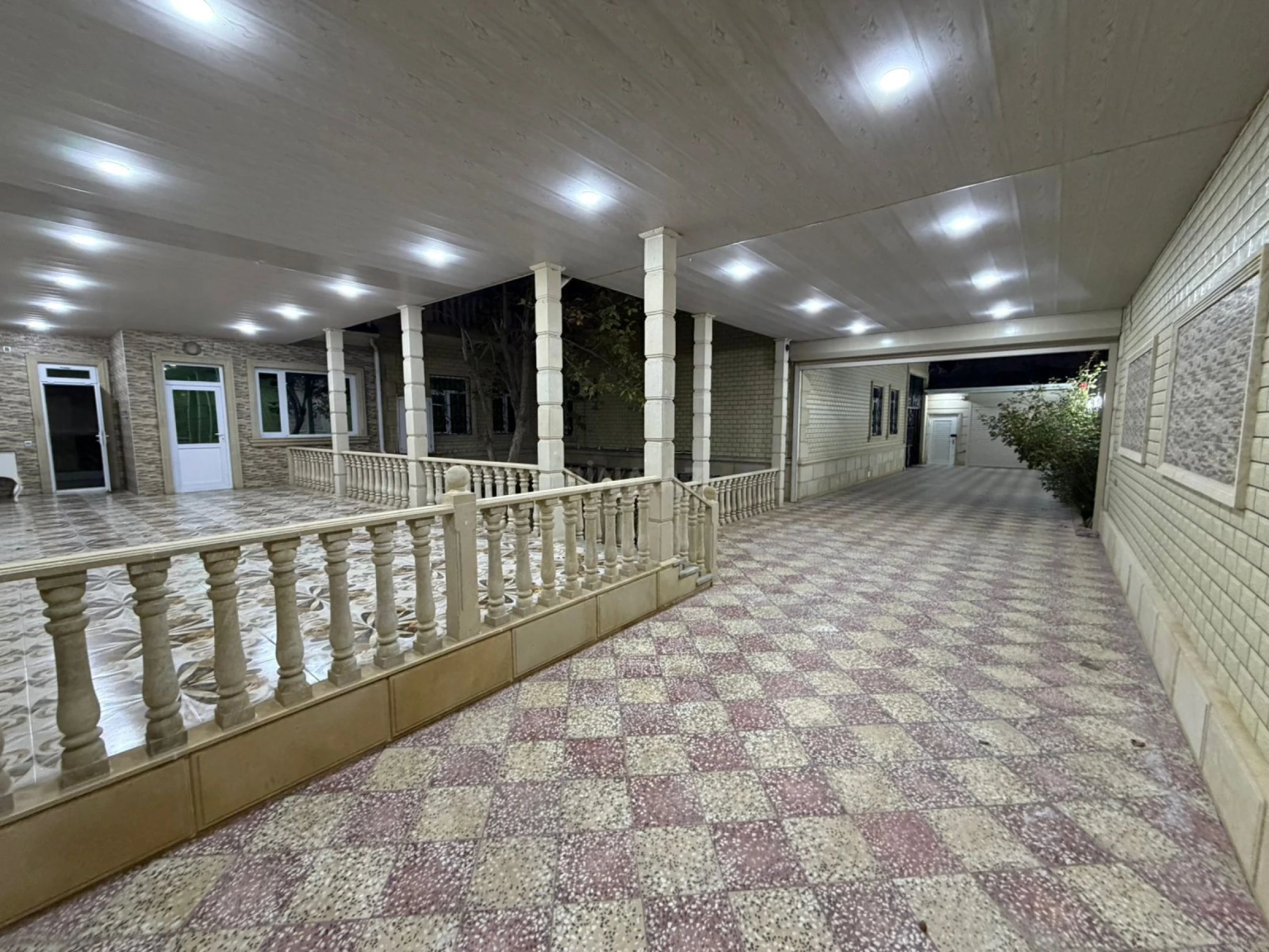 Satılır 6 otaqlı həyət evi 340 m²