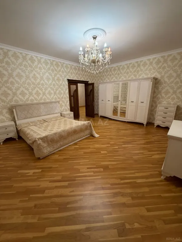 Satılır 6 otaqlı həyət evi 340 m²