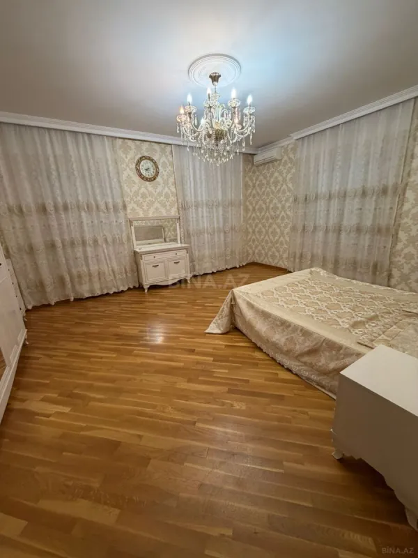 Satılır 6 otaqlı həyət evi 340 m²