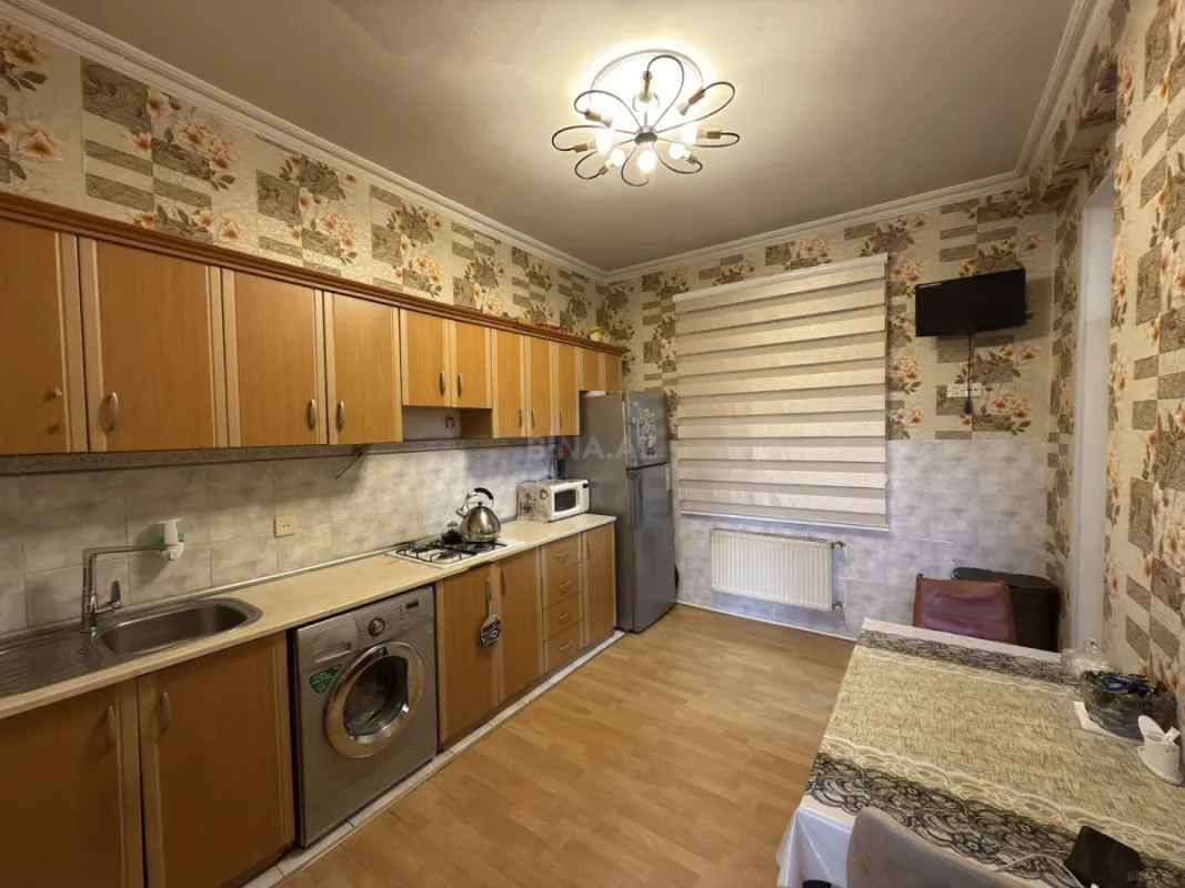 Satılır 3 otaqlı mənzil 110 m²