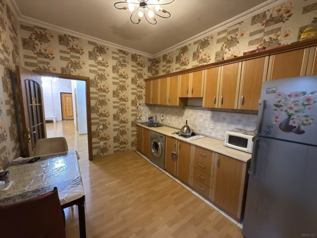 Satılır 3 otaqlı mənzil 110 m²