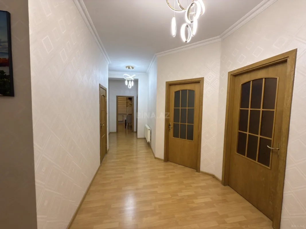 Satılır 3 otaqlı mənzil 110 m²