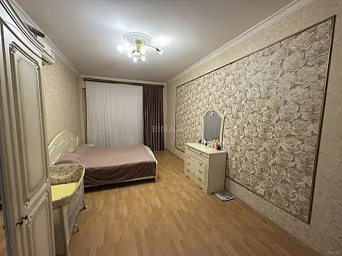 Satılır 3 otaqlı mənzil 110 m²