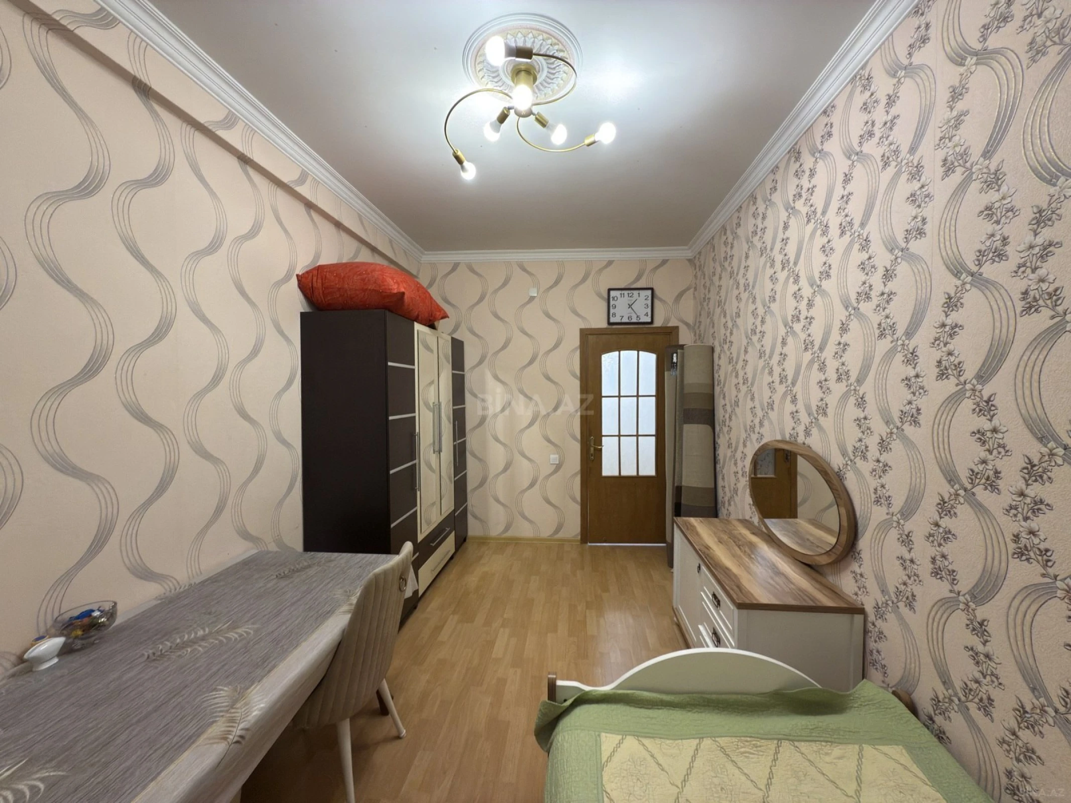 Satılır 3 otaqlı mənzil 110 m²