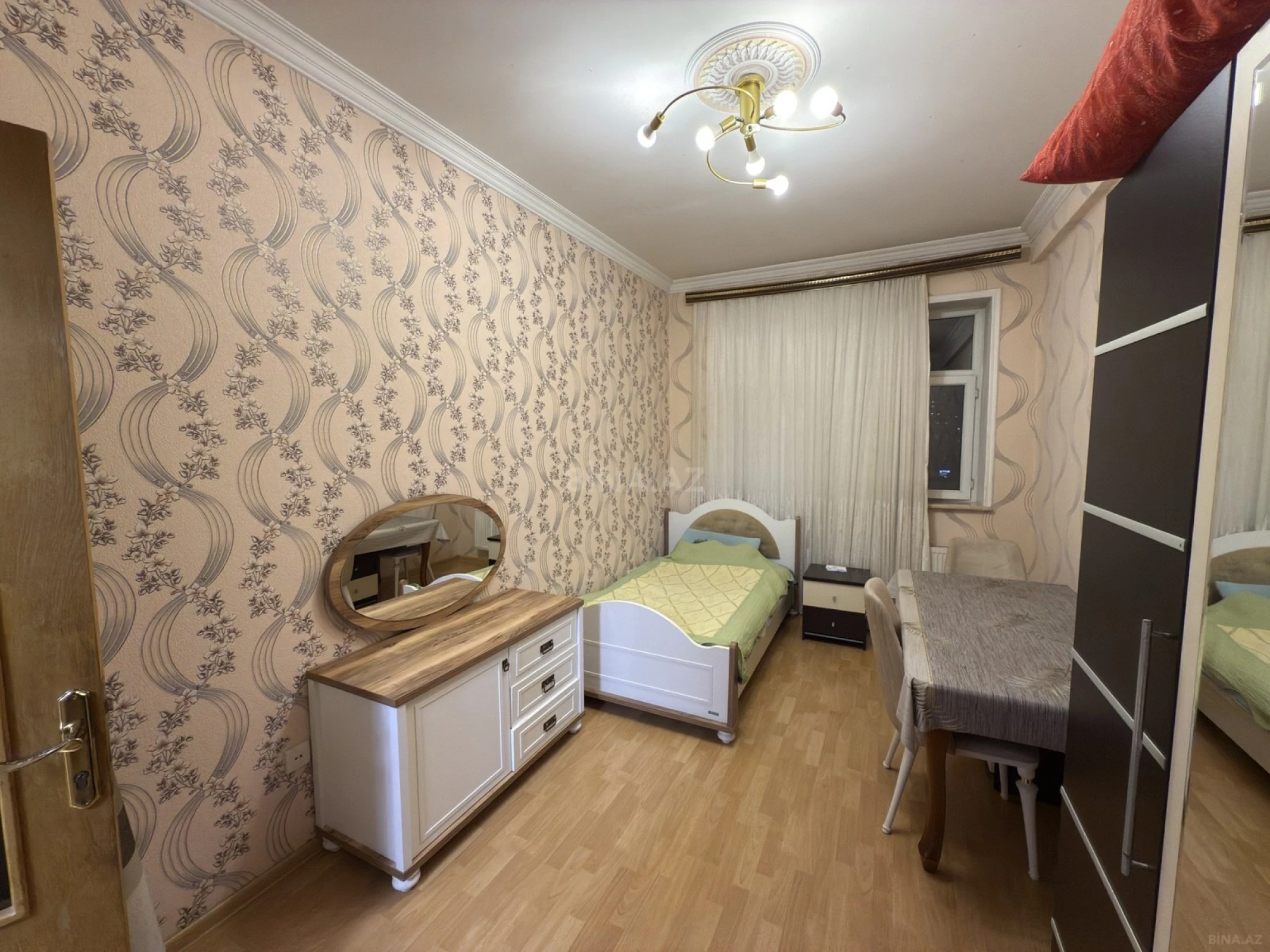 Satılır 3 otaqlı mənzil 110 m²