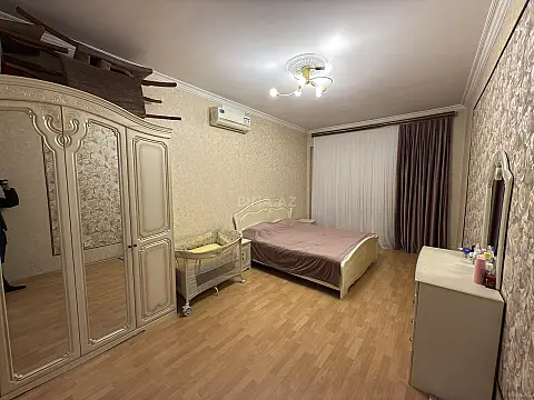 Satılır 3 otaqlı mənzil 110 m²