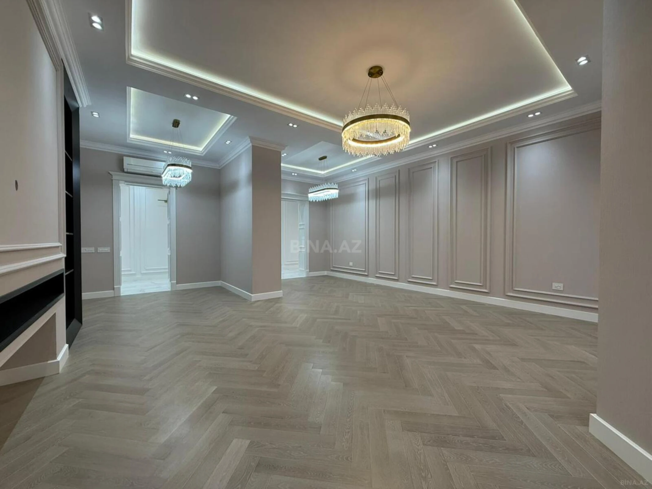 Satılır 4 otaqlı mənzil 235 m²