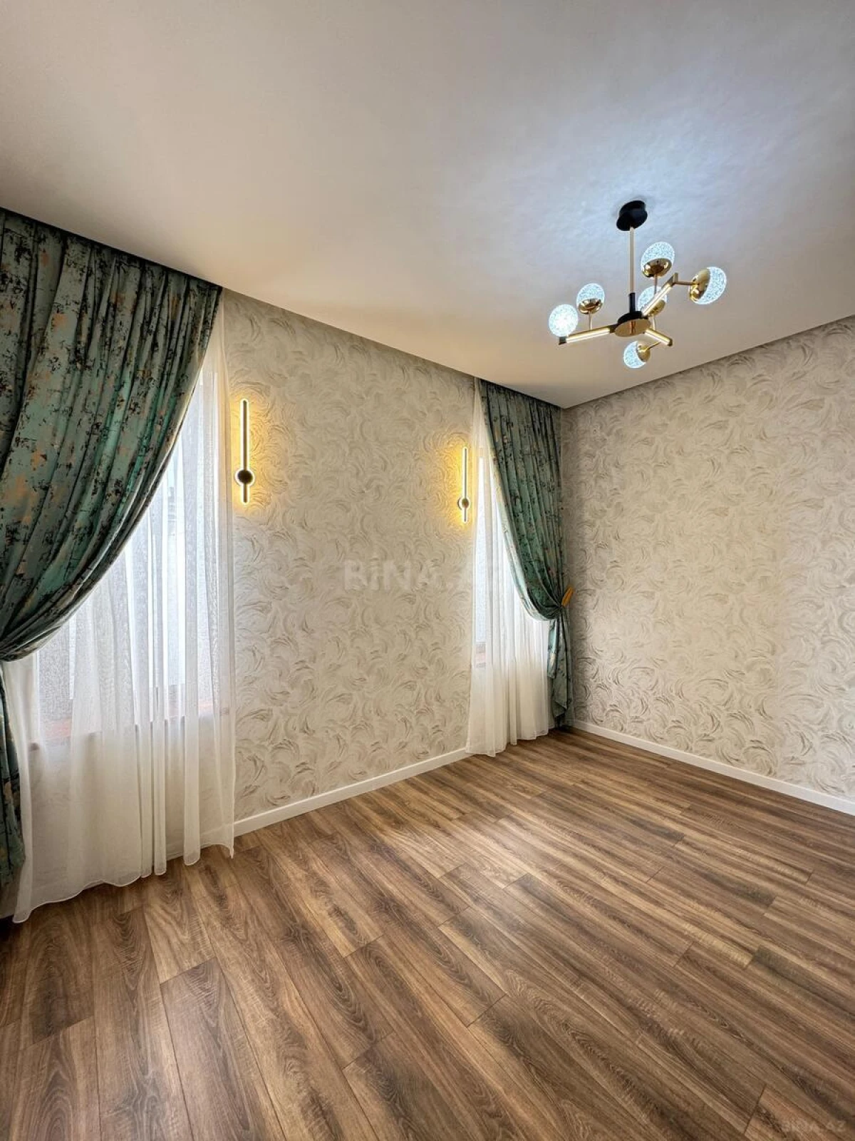 Satılır 4 otaqlı həyət evi 140 m²