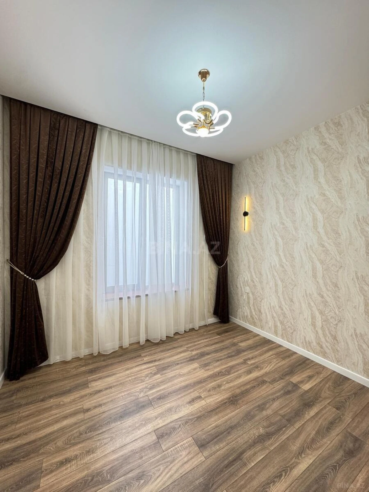 Satılır 4 otaqlı həyət evi 140 m²