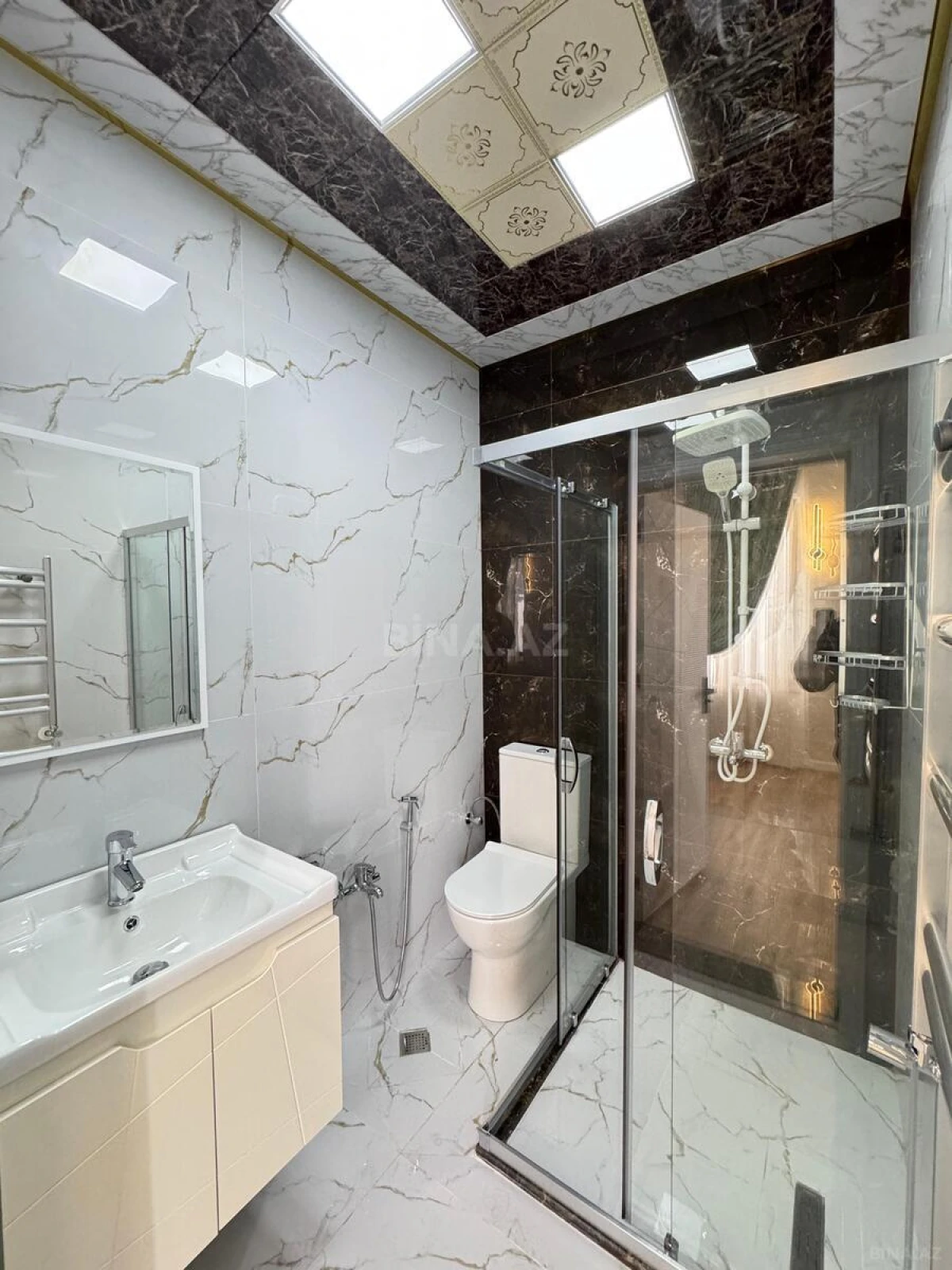 Satılır 4 otaqlı həyət evi 140 m²