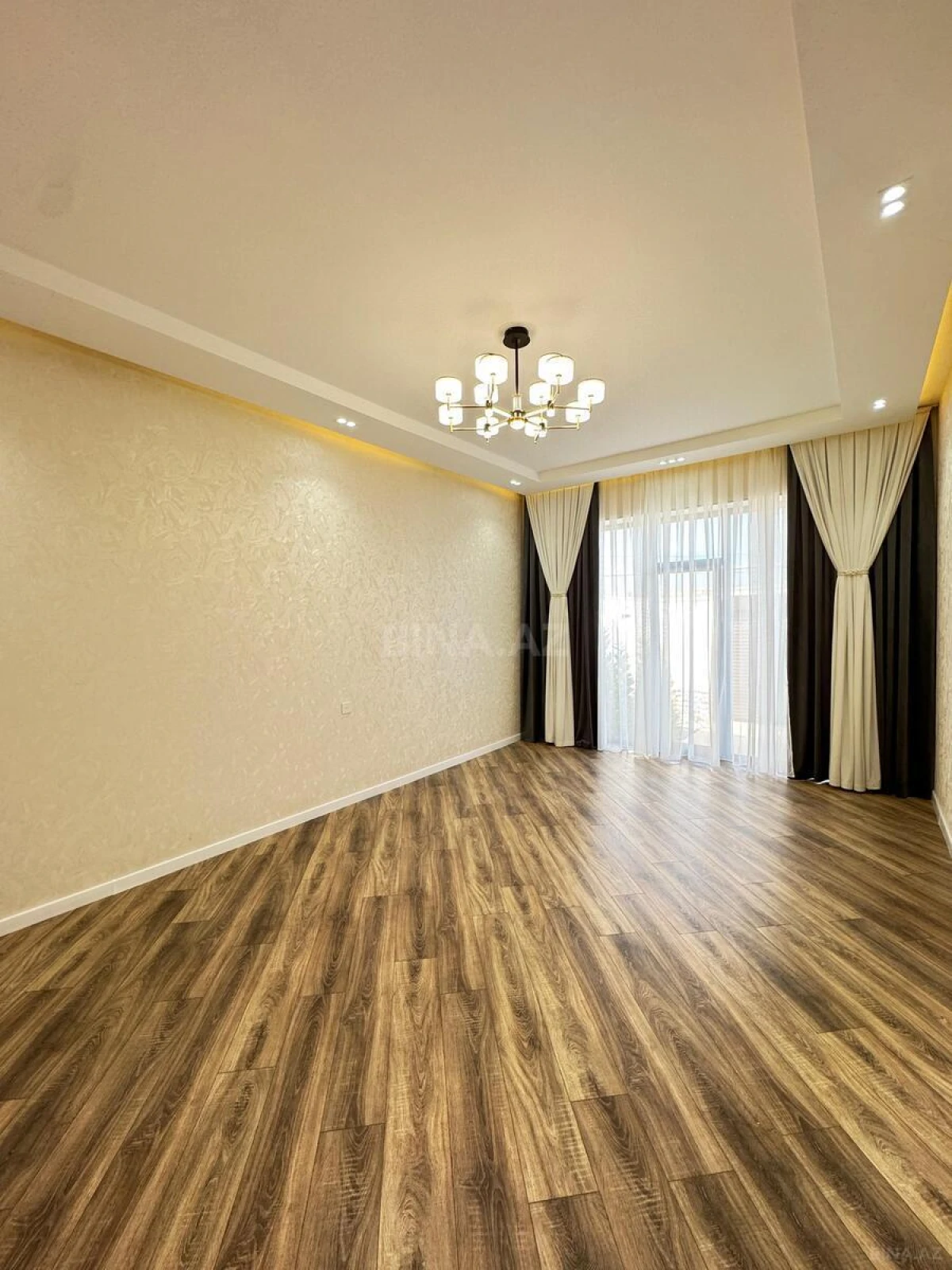 Satılır 4 otaqlı həyət evi 140 m²