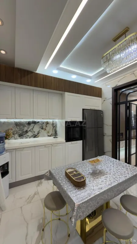 Satılır 3 otaqlı mənzil 112 m²