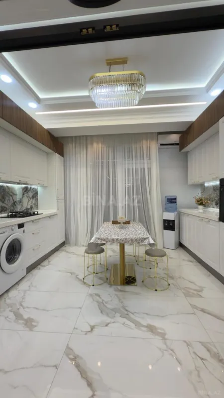 Satılır 3 otaqlı mənzil 112 m²