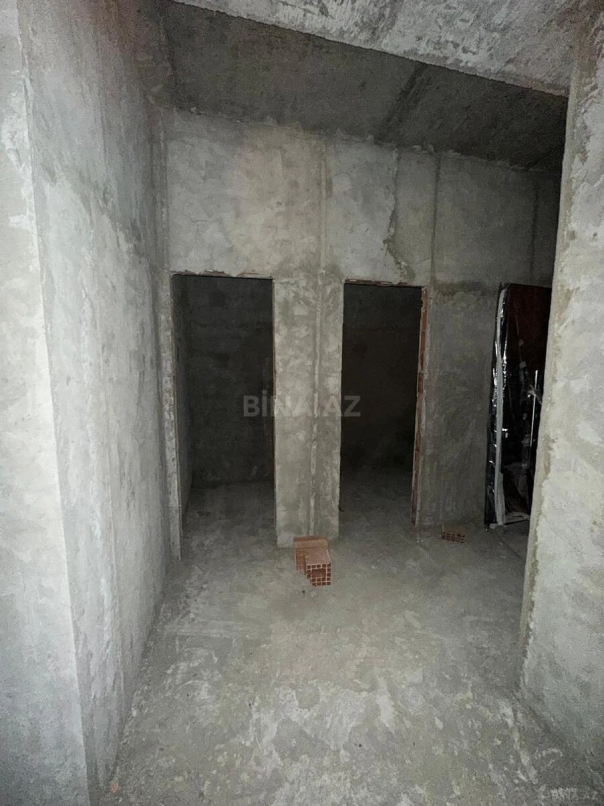Satılır 4 otaqlı mənzil 150 m²