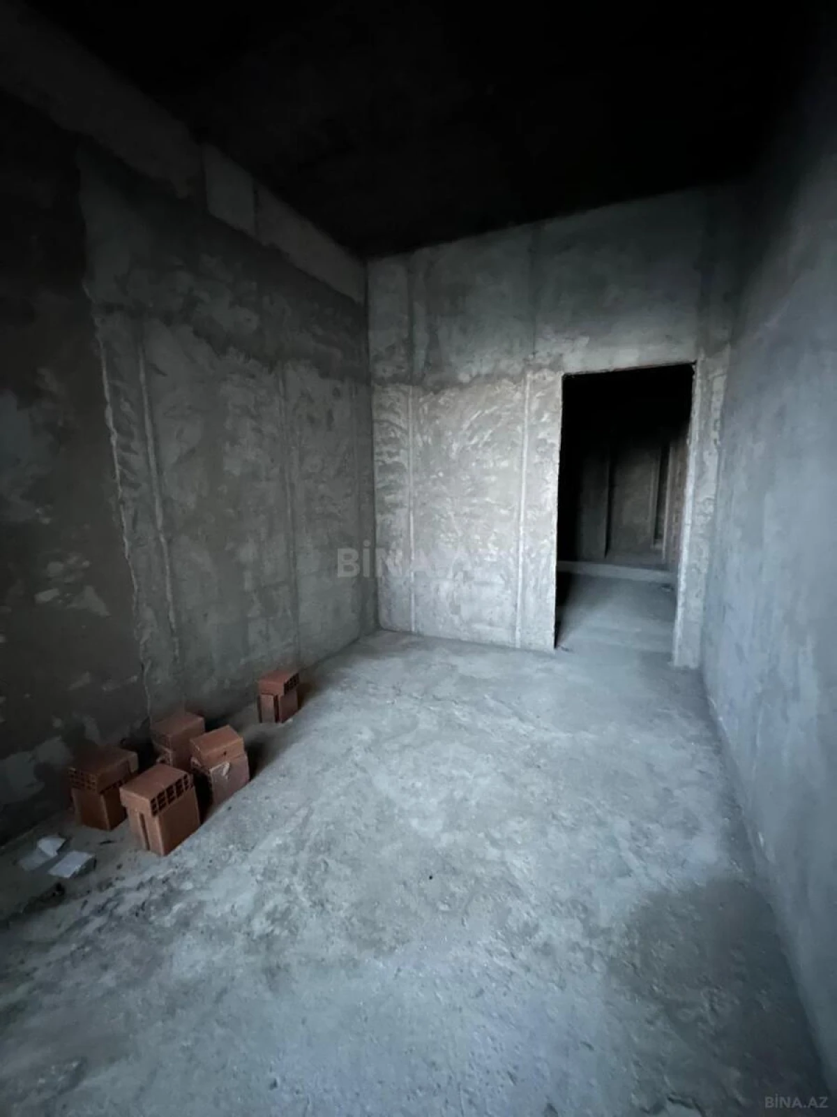 Satılır 4 otaqlı mənzil 150 m²