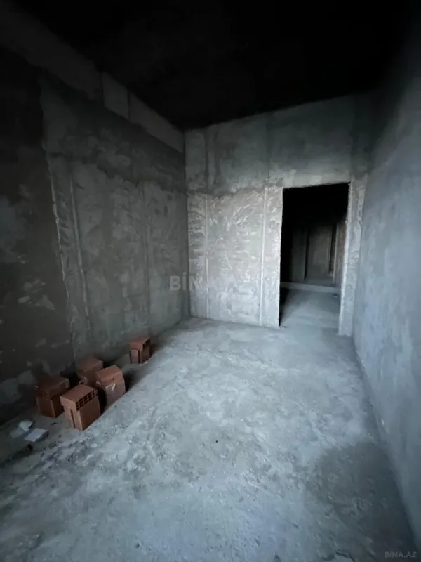 Satılır 4 otaqlı mənzil 150 m²