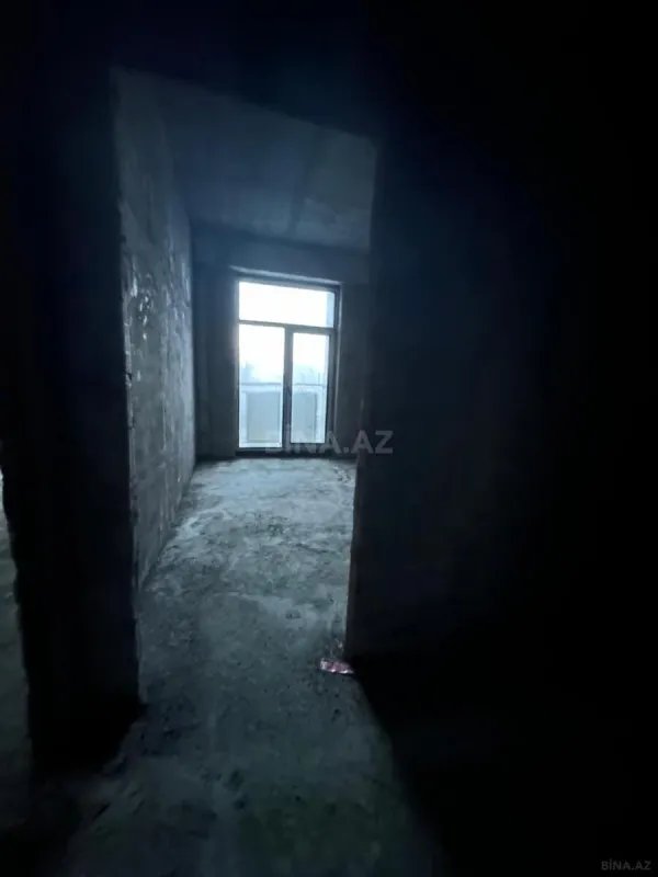 Satılır 4 otaqlı mənzil 150 m²