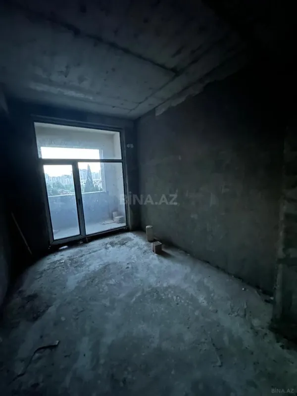 Satılır 4 otaqlı mənzil 150 m²