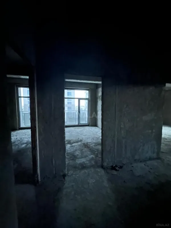 Satılır 4 otaqlı mənzil 150 m²