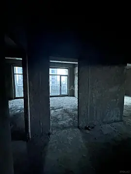 Satılır 4 otaqlı mənzil 150 m²