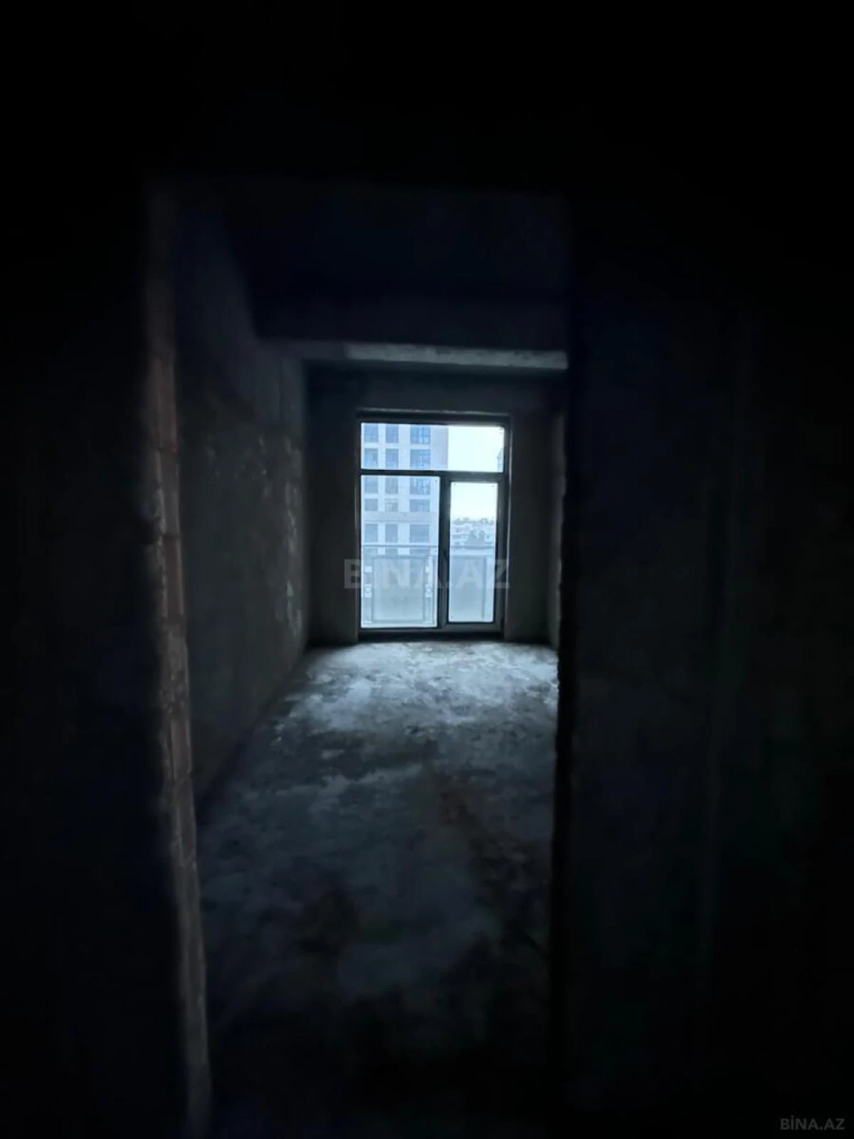 Satılır 4 otaqlı mənzil 150 m²