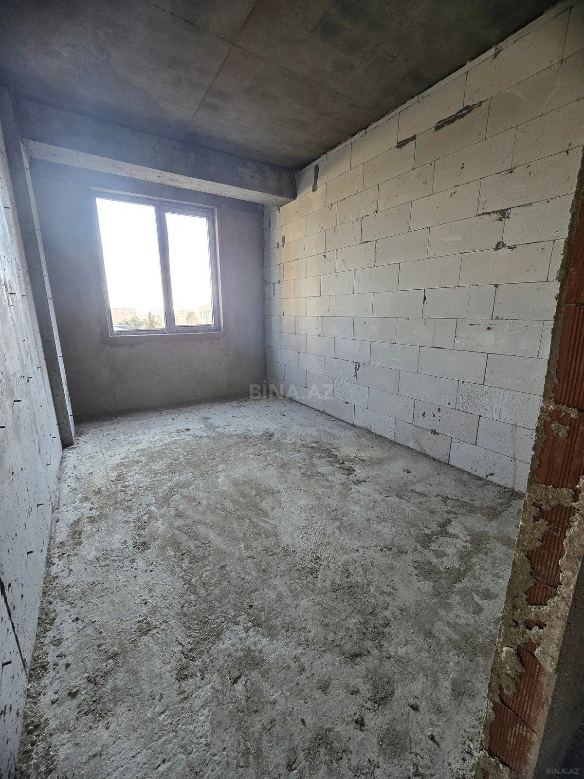 Satılır 3 otaqlı mənzil 107 m²