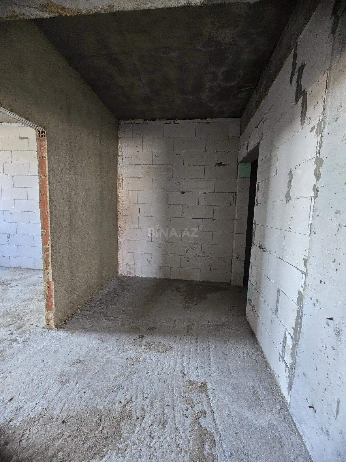 Satılır 3 otaqlı mənzil 107 m²