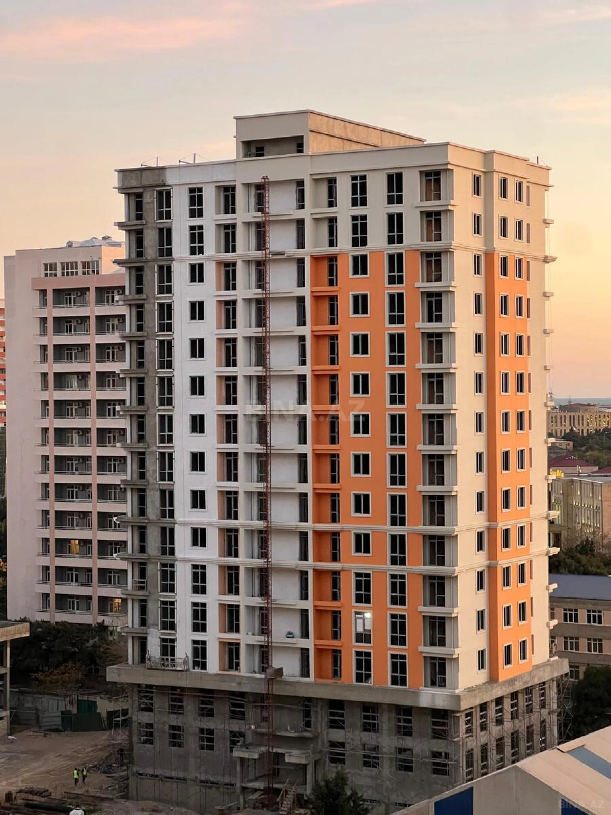 Satılır 3 otaqlı mənzil 107 m²