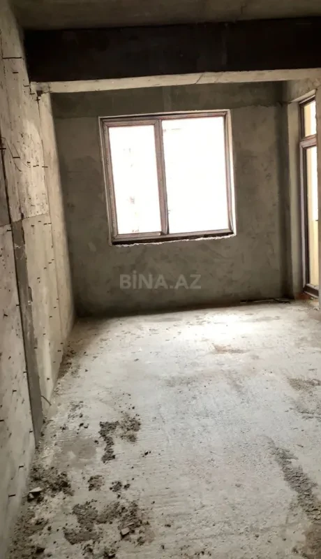 Satılır 4 otaqlı mənzil 162 m²