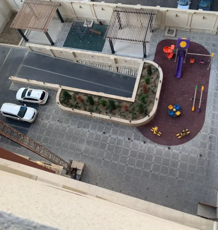 Satılır 4 otaqlı mənzil 162 m²