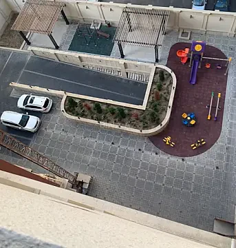 Satılır 4 otaqlı mənzil 162 m²